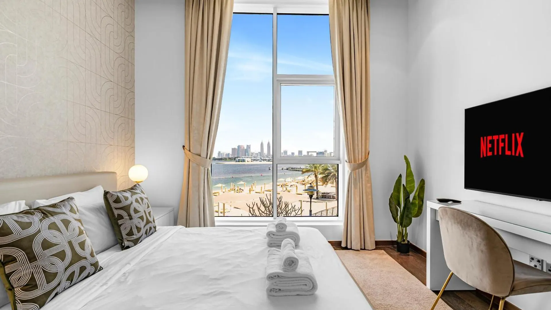 Tiara Residence Deluxe 3 Bedroom Apartment With Private Beach, Burj & Atlantis Sea View