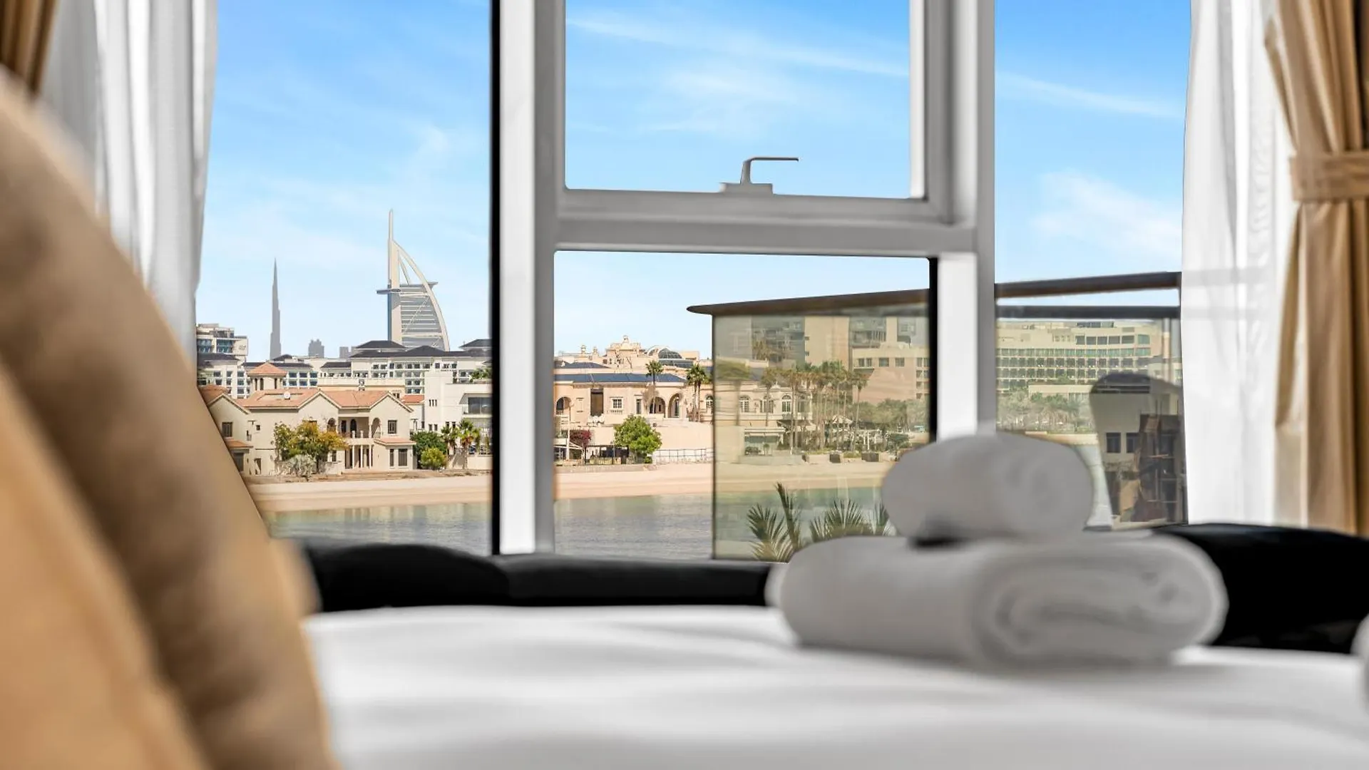Tiara Residence Deluxe 3 Bedroom Apartment With Private Beach, Burj & Atlantis Sea View 0*, Dubai