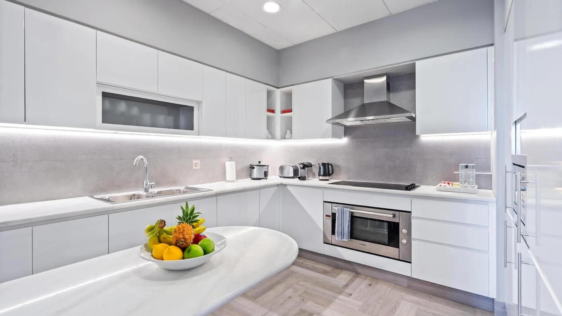 Tiara Residence Deluxe 3 Bedroom Apartment With Private Beach, Burj & Atlantis Sea View