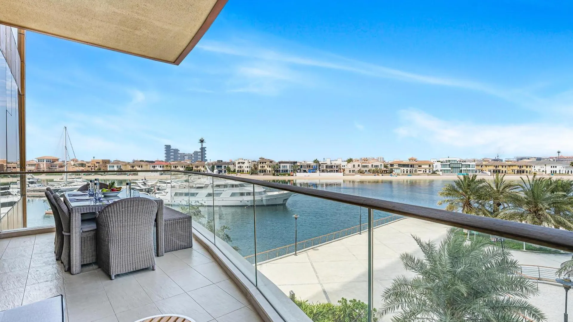 Tiara Residence Deluxe 3 Bedroom Apartment With Private Beach, Burj & Atlantis Sea View Dubai