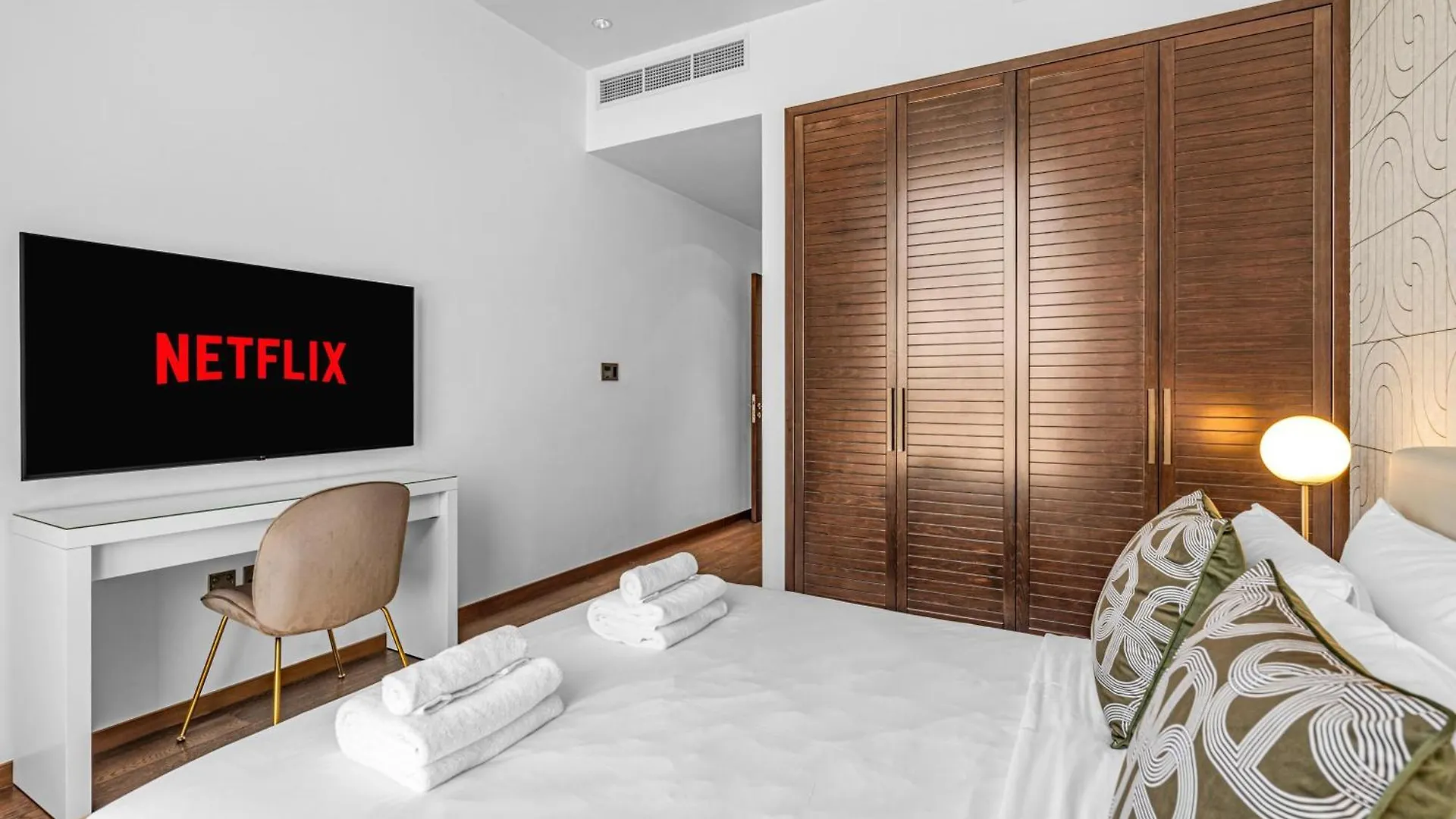 Tiara Residence Deluxe 3 Bedroom Apartment With Private Beach, Burj & Atlantis Sea View United Arab Emirates