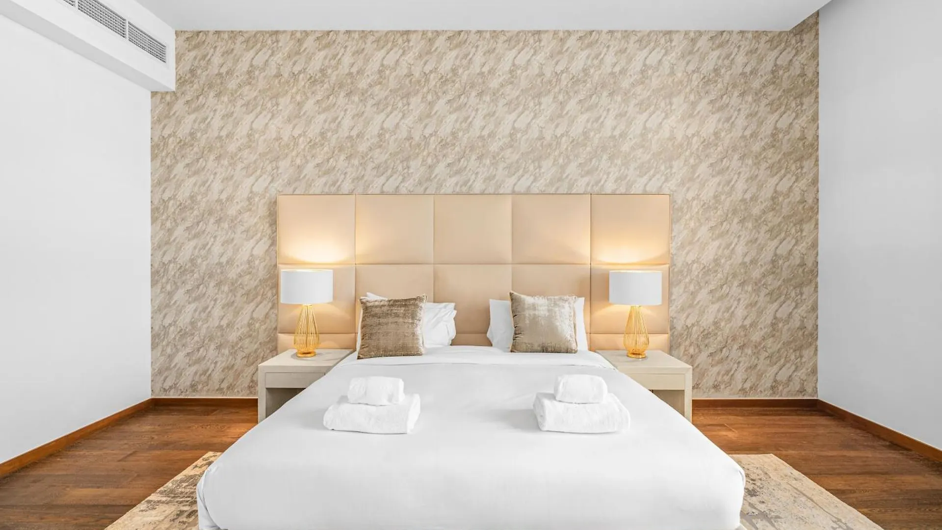 Tiara Residence Deluxe 3 Bedroom Apartment With Private Beach, Burj & Atlantis Sea View