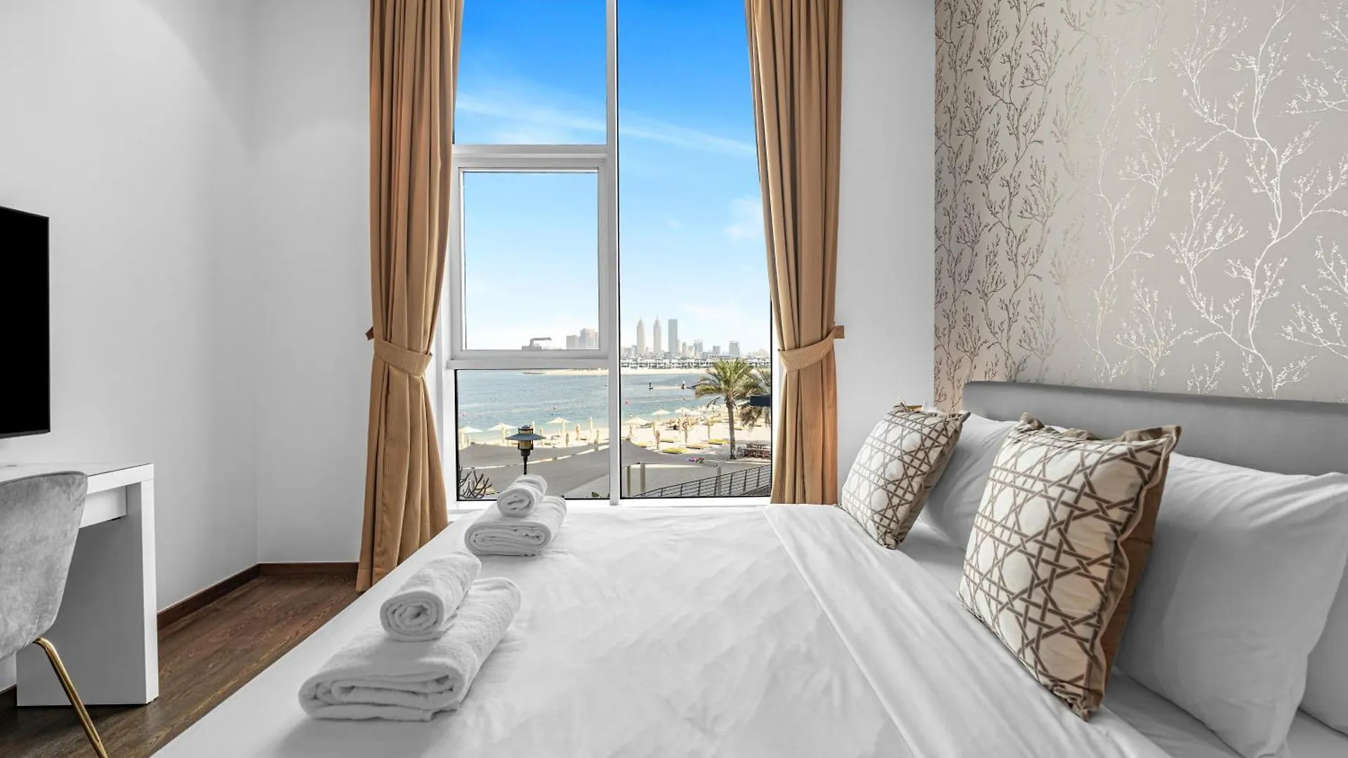 Tiara Residence Deluxe 3 Bedroom Apartment With Private Beach, Burj & Atlantis Sea View  Dubaï
